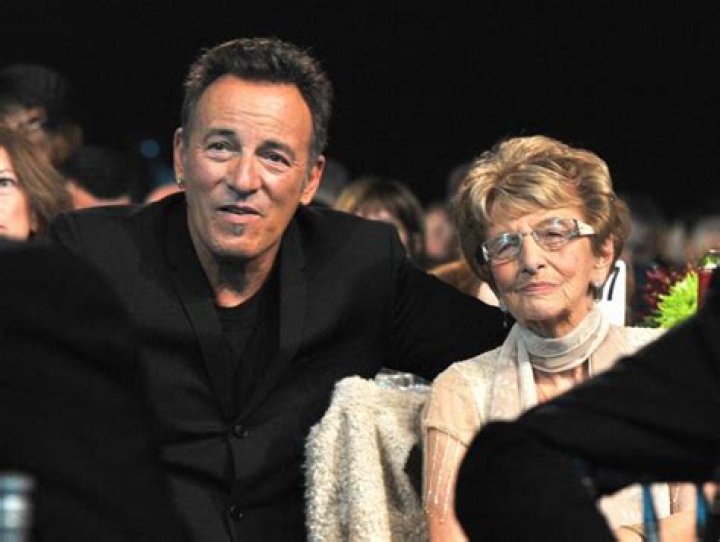 Unveiling The Magic Of Bruce Springsteen's Father-Daughter Dance: Discoveries And Insights